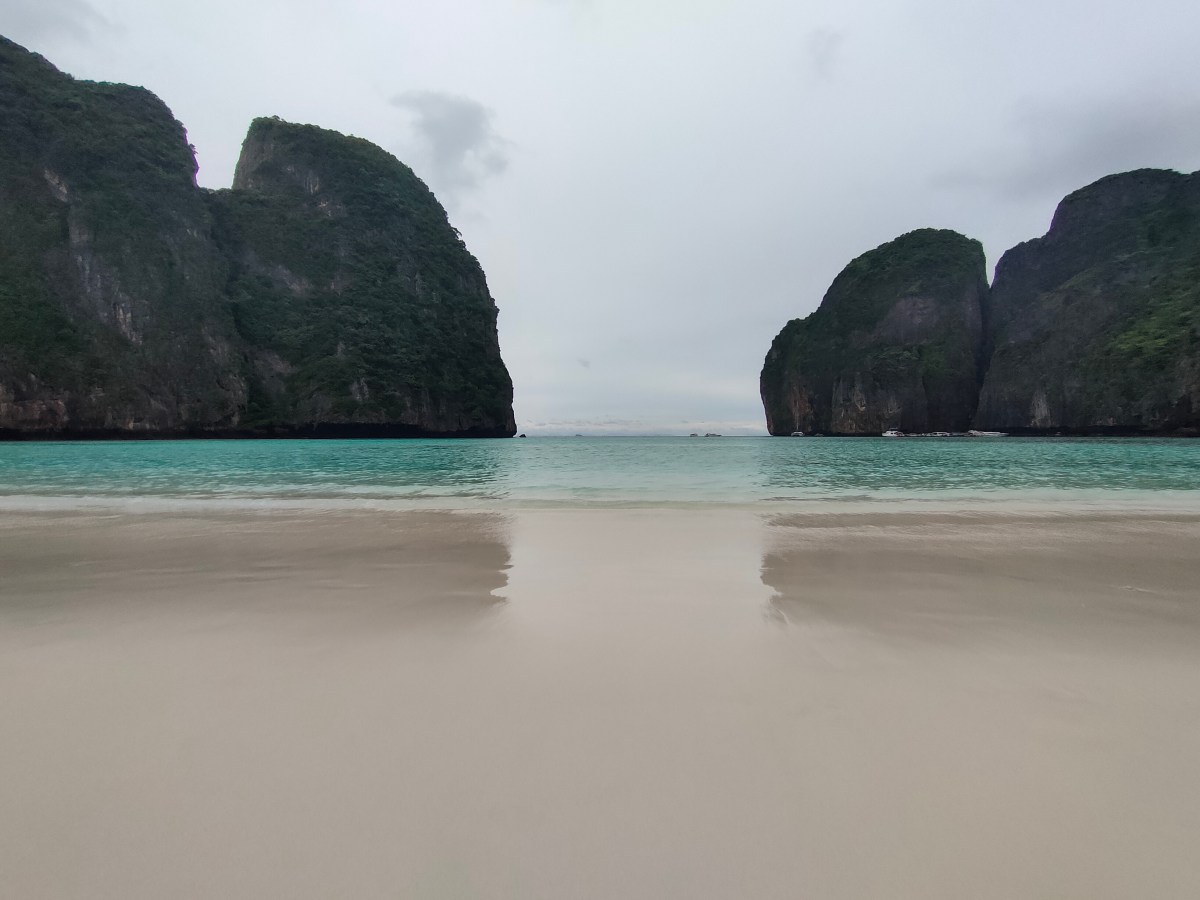De La Plage à la baie de Maya ou l’ironie du tourisme&nbsp;contemporain